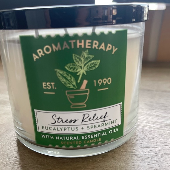 Bath & Body Works Stress Relief 3 wick candle - NEW - Picture 1 of 4